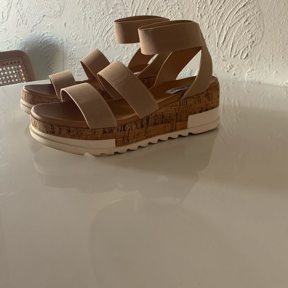 Steve Madden Shoes - Steve Madden platform wedge